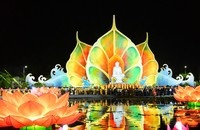 Đại lễ Vesak LHQ 2025: 35.000 hoa đăng được thắp sáng cầu nguyện cho hòa bình