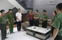 Cơ quan An ninh điều tra, Công an tỉnh Nghệ An đọc Lệnh giữ người trong trường hợp khẩn cấp đối với Tôn Quý Hòa.