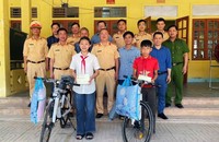 Tiếp thêm niềm tin cho học sinh nghèo vượt khó