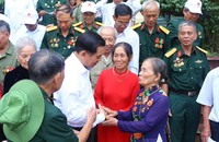 Thứ trưởng Bộ LĐTBXH Nguyễn Bá Hoan gặp mặt đại biểu người có công tỉnh Nam Định ngày 8.7.2024. Nguồn Bộ LĐTBXH