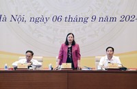 Chủ nhiệm Ủy ban Tư pháp Lê Thị Nga phát biểu tại Phiên họp. (Ảnh trong bài: quochoi.vn)
