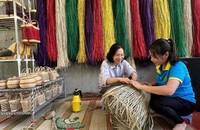 Làng nghề truyền thống bứt phá nhờ 'số hóa'