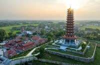 Chùa Phúc Sơn có điểm nhấn là Bảo tháp cao 13 tầng, bên trong có Phật ngọc quý hiếm. (Ảnh: CTV)
