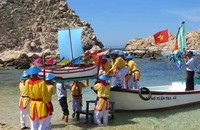 Lễ hội truyền thống Lễ hội Yến sào Khánh Hòa được công nhận là di sản văn hóa phi vật thể quốc gia.