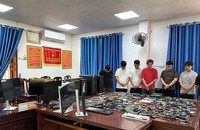 Các đối tượng cùng tang vật vụ án.