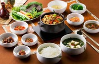 10 quy tắc "bất di bất dịch" trên bàn ăn của người Hàn Quốc