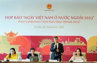 Ông Hoàng Hữu Anh - Phó Vụ trưởng Vụ Ngoại giao Văn hóa - UNESCO (Bộ Ngoại giao) phát biểu khai mạc họp báo “Ngày Việt Nam ở nước ngoài 2023”