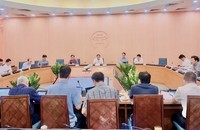 Phó Chủ tịch Thường trực UBND thành phố Hà Nội Lê Hồng Sơn chủ trì cuộc làm việc với các sở ngành, đơn vị.
