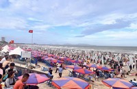 Vũng Tàu đón 37.000 lượt khách tắm biển trong ngày đầu nghỉ Lễ 30/4 – 1/5