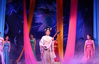 Trích đoạn “Bán mình chuộc cha” trong vở Kiều tại chuỗi chương trình nghệ thuật “Cải lương - “Tinh hoa nghệ thuật Việt”. (Ảnh: Lan My).