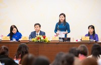 Phó Chủ nhiệm Ủy ban Pháp luật và Tư pháp Nguyễn Phương Thủy thông tin tại họp báo. (Ảnh: Quochoi.vn)