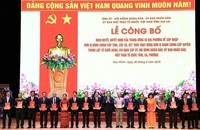 Ông Nguyễn Trọng Nghĩa - Ủy viên Bộ Chính trị, Bí thư Trung ương Đảng, Trưởng Ban Tuyên giáo và Dân vận Trung ương, trao Quyết định của Bộ Chính trị về việc thành lập Đảng bộ tỉnh; Quyết định của Bộ Chính trị về việc chỉ định Ban Chấp hành, Ban Thường vụ, Bí thư, Phó Bí thư Tỉnh ủy Gia Lai nhiệm kỳ 2020 - 2025.