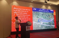 Đại diện BTC chia sẻ sự kịch tính trong thiết kế đường đua (ảnh Thế Vinh).