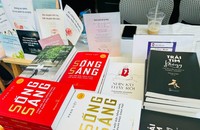 Cùng sách bước vào kỷ nguyên vươn mình của dân tộc (Ảnh: T.D)