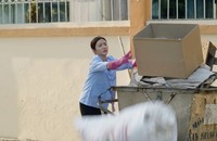 “Dịu dàng màu nắng” kể về cuộc sống đầy sắc màu của những công nhân (ảnh trong phim).