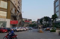 Tiếp vụ “Ban quản lý tòa nhà Bắc Hà Tower thay UBND phường xử phạt xe đỗ dưới lề đường” sẽ bị xử lý ra sao?