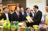 Lào Cai - Trung tâm kết nối giao thương kinh tế giữa Việt Nam và các nước ASEAN với vùng Tây Nam (Trung Quốc)