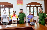 Bắt đối tượng vận chuyển 8 bánh ma túy