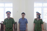 Chủ tịch UBND xã Lộc Yên Nguyễn Văn Hưng bị khởi tố bị can, bắt tạm giam 3 tháng về tội “Vi phạm quy định về quản lý, sử dụng tài sản Nhà nước gây thất thoát, lãng phí”. Ảnh: CAHT