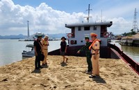 Phương tiện chở hơn 670m³ cát không rõ nguồn gốc tại luồng Lạch Huyện.