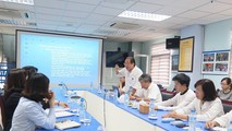 GS Phạm Vinh Quang trong chương trình MEDLATEC làm việc cùng đối tác Nhật Bản.