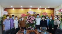 Thứ trưởng Nguyễn Thanh Tịnh chúc mừng Báo Pháp luật Việt Nam.