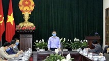 Chủ tịch UBND TP phát biểu chỉ đạo tại cuộc họp triển khai biện pháp hỗ trợ người dân gặp khó khăn do đại dịch