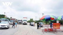 Kiểm soát người ra vào tỉnh Quảng Ninh tại chốt kiểm soát Bạch Đằng, TX Quảng Yên, Quảng Ninh. Ảnh CTV