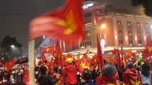 “Đi bão”: Ăn mừng chiến thắng hay ăn theo phong trào ?