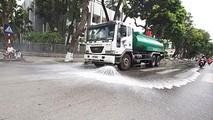 Hà Nội: Đề xuất rửa đường để giảm ô nhiễm không khí