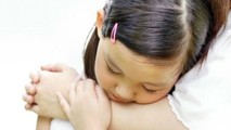 Cảm động chuyện mẹ kế muốn được nuôi con chồng