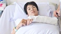 Nối thành công bàn tay gần bị đứt lìa cho một thanh niên gặp nạn tại đám cưới