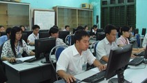 Cán bộ cấp xã tự đi học đại học có được thi nâng ngạch?