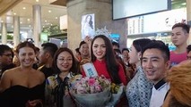 Hương Giang Idol bị fan quây kín đến nghẹt thở ngày về