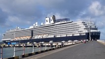 Hành khách trên du thuyền MS Westerdam cập cảng Campuchia bị nhiễm Covid-19