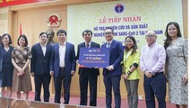 TCPVN và nhãn hàng Red Bull đóng góp 2 tỷ đồng hỗ trợ hoạt động nghiên cứu sản xuất bộ Kit xét nghiệm nhanh Covid-19