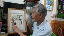 Ông Hương chia sẻ về bức ảnh chụp chung với Bác.