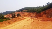 Đồi núi hoang tàn, hàng ngàn khối đất đá bị khai thác chui tại phường Long Sơn