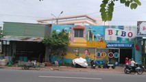 Trường Mầm non Bibo bên cạnh vựa phế liệu