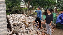 Bếp và chuồng bò của gia đình bà Nguyễn Thị Tẩn bị phá hủy hoàn toàn