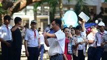 Thầy Lộc trong vai trò là người dẫn đầu các hoạt động Đội của trường