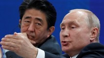 Thủ tướng Nhật Bản Abe (trái) và Tổng thống Nga Putin. Ảnh: Nikkei Asian Review/VOV