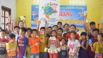 Các em nhỏ tại Hà Giang hào hứng tham gia lớp học phóng viên nhí