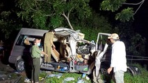 8 người tử vong trong vụ “đấu đầu” ô tô tại Bình Thuận: Cú lấn làn ẩu gây TNGT thảm khốc