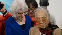 Gần 54 năm sau cuộc gặp tại Jakarta (Indonesia), nữ Luật sư người Mỹ Nancy Hollander gặp lại bà Nguyễn Thị Bình - nguyên Phó Chủ tịch nước Việt Nam.