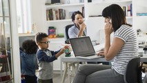Làm việc tại nhà, nhiều người dễ mắc các vấn đề tâm lý.