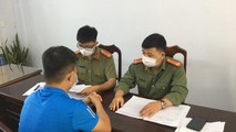 Một đối tượng tung tin giả bị cơ quan chức năng mời lên làm việc.