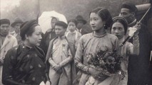 Nam Phương Hoàng hậu mặc áo dài trong ngày cưới.