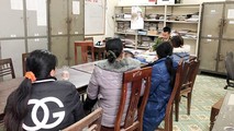 Những người phụ nữ bị dụ dỗ được bàn giao về với gia đình