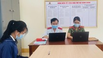 Trần Thị Ngọc A. tại cơ quan công an.